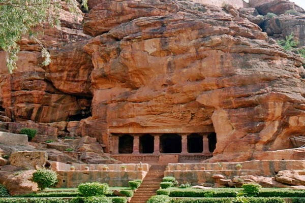 बादामी गुफा मंदिर